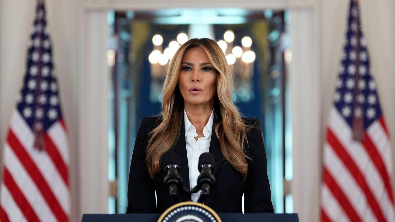 Melania Trump impulsa legislación para fortalecer el sistema de acogida infantil en Estados Unidos