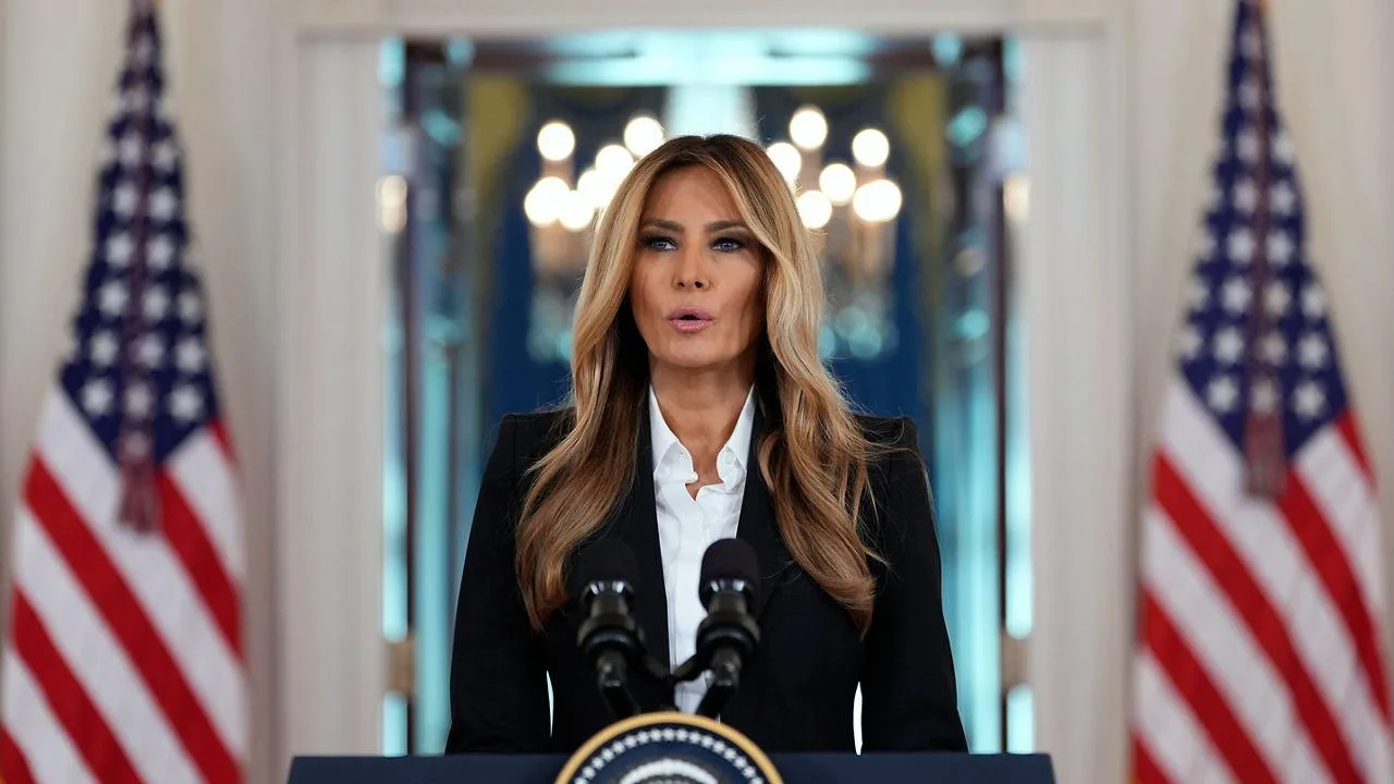 Melania Trump impulsa legislación para fortalecer el sistema de acogida infantil en Estados Unidos