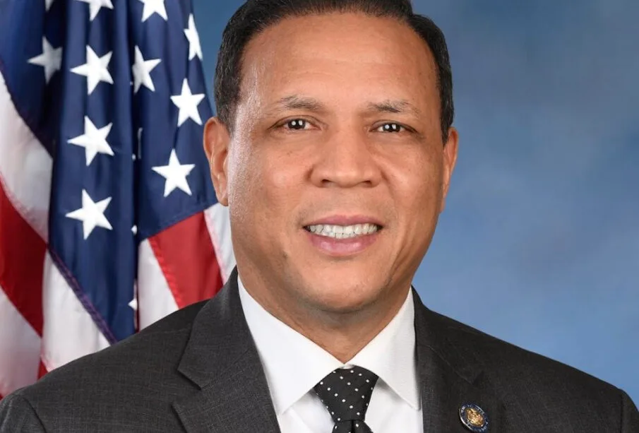 Legislador de Nueva York, George Álvarez, introduce proyecto de ley para reforzar la protección en lugares de culto religioso