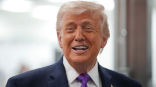 Trump dice Israel no influyó en guerra contra Irán