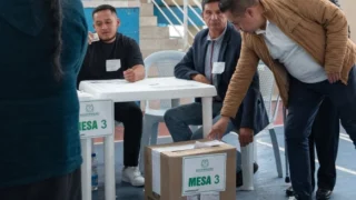 Colombia decide en segunda vuelta entre dos proyectos opuestos