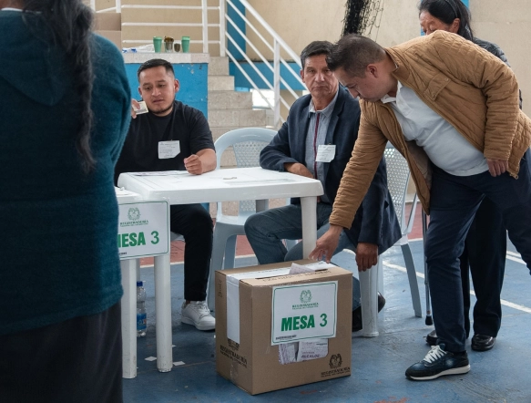 Colombia decide en segunda vuelta entre dos proyectos opuestos