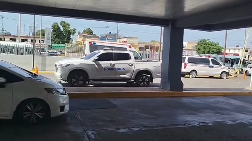 Una joven muere y otra resulta herida en confuso incidente frente al Darío Contreras