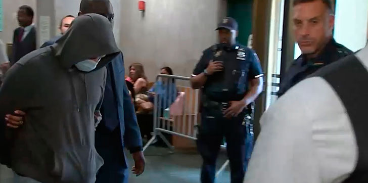 Exoficial del NYPD se declara culpable por conducta sexual inapropiada con una detenida