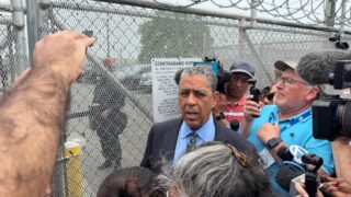 Espaillat denuncia plan republicano para entregar US$70 mil millones al ICE sin supervisión
