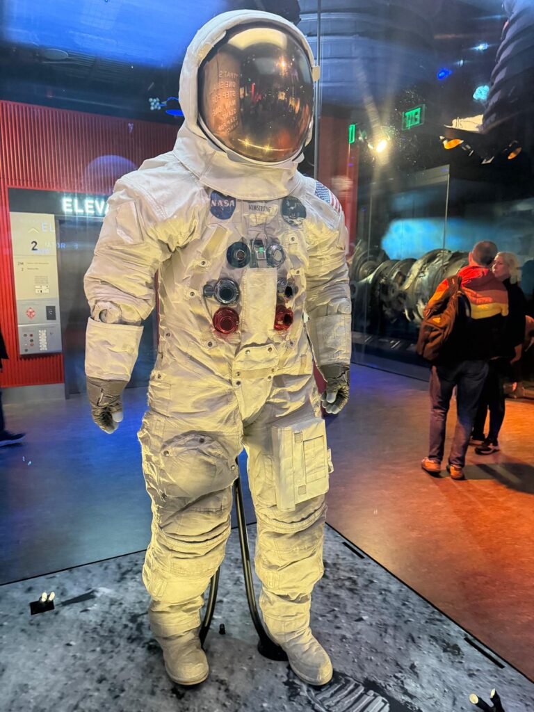 El Museo Nacional del Aire y el Espacio (NASM) de la Institución Smithsonian