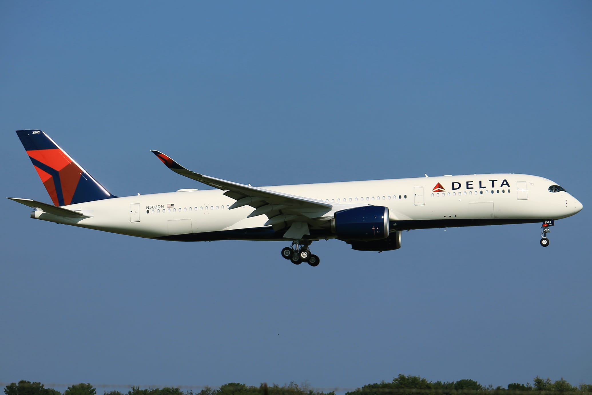 Vuelo de Delta fue alcanzado por fuegos artificiales al aterrizar en Chicago el 4 de julio
