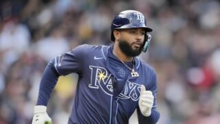 Junior Caminero extiende su racha de jonrones en la victoria de los Rays sobre los Royals