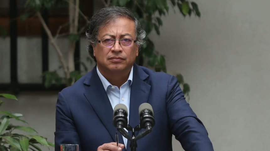 Petro anuncia acciones legales por presunta difamación y denuncia hostigamiento contra su familia