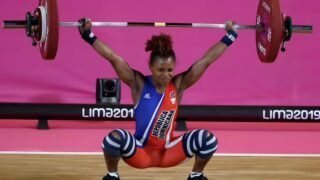 Atleta dominicana establece récord mundial femenino de halterofilia en los Enhanced Games