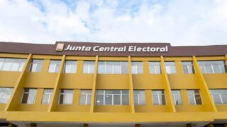 JCE suspende temporalmente reglamento que limitaba la publicación de encuestas electorales