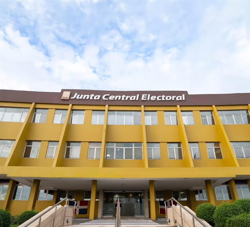 JCE suspende temporalmente reglamento que limitaba la publicación de encuestas electorales
