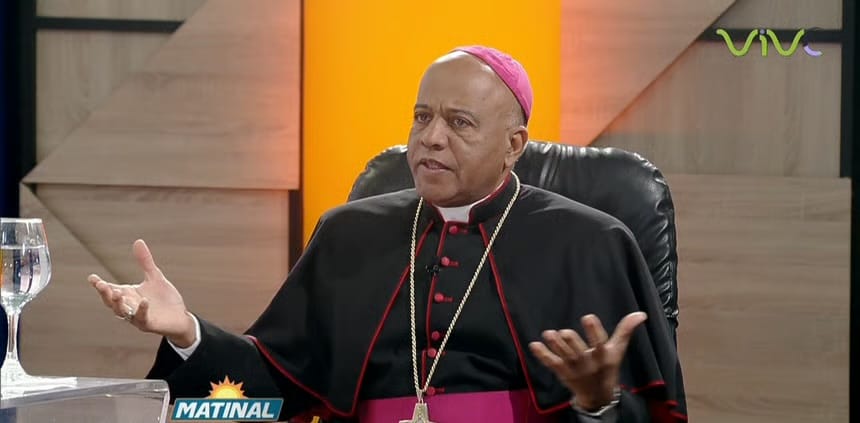 Obispo afirma que la vida privada de un funcionario no es noticia si no afecta el interés público