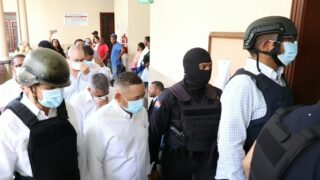 Acusan formalmente a 14 personas y empresas por presunta red de sobornos en instituciones públicas