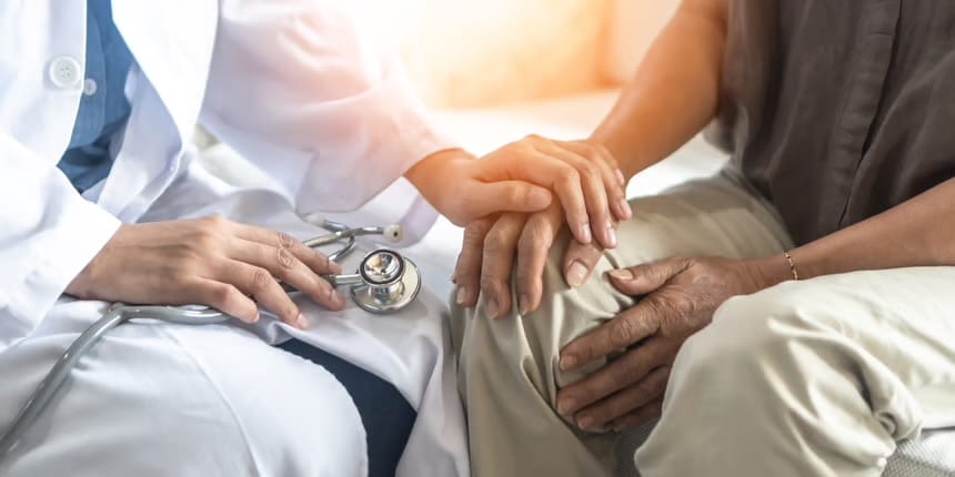 Afiliados a la seguridad social exigen aumentar la cobertura de medicamentos y reformar el sistema