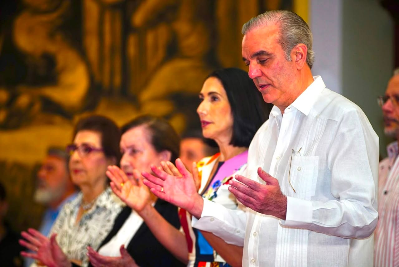 Presidente Luis Abinader celebra su cumpleaños con misa de acción de gracias junto a familiares y amigos