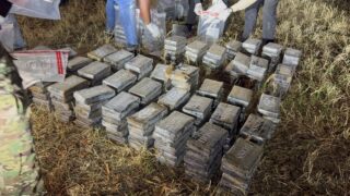 DNCD arresta tres hombres y le incauta 237 paquetes de cocaína