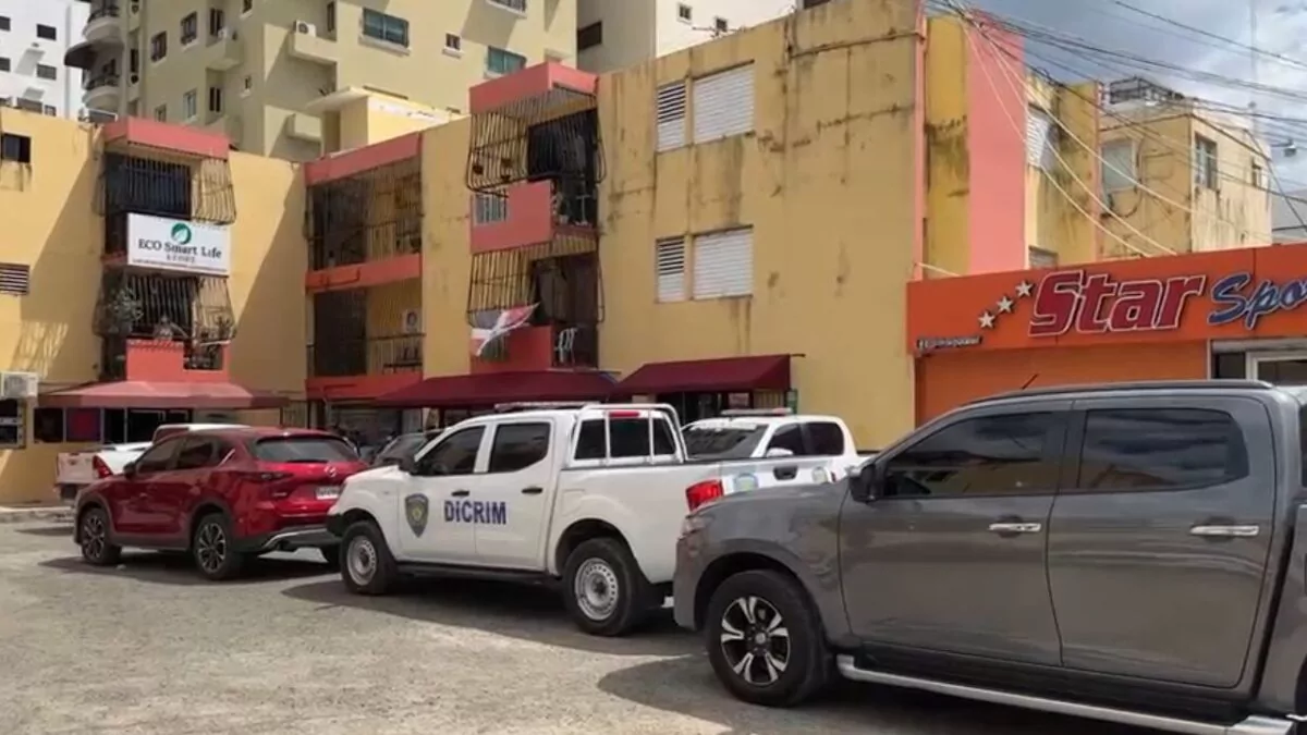 Hallan dos personas muertas dentro de un apartamento en el Distrito Nacional