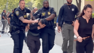 FBI identifica como veterano del Ejército al acusado de lanzar explosivo contra edificio federal de Nueva York