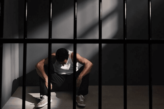 Hombre recupera su libertad tras pasar casi 20 años en prisión preventiva