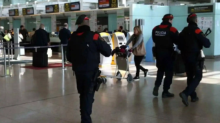 Detienen dominicano tras provocar pánico en aeropuerto de Barcelona