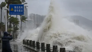 Typhoon Dolphin Slams China, Forces More Than One Million People to Evacuate