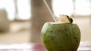 Agua de coco amplía su presencia en el mercado dominicano