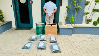 Capturan hombre con 11 paquetes de presunta marihuana en el DN