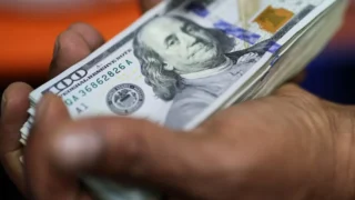 Dólar baja a RD$58.86 y petróleo WTI abre al alza