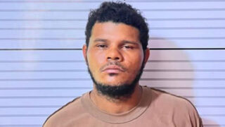 Hombre buscado muere durante presunto enfrentamiento policial en Boca Chica