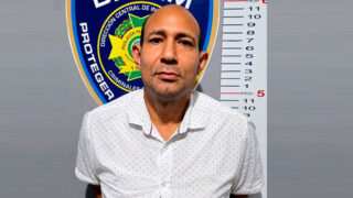 Arrestan hombre con documentos médicos presuntamente falsificados en Santiago
