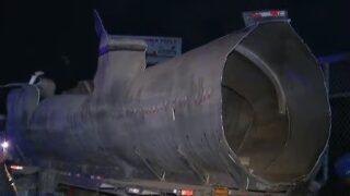 Dos personas mueren tras explosión de un camión tanquero en Haina