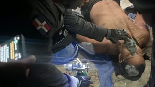 Hallan inconscientes a dos hombres que pintaban cisterna de una escuela en Villa Francisca