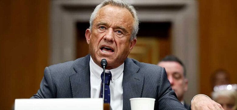 Kennedy insta a vacunar contra el sarampión ante aumento de casos en Estados Unidos