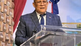 MESCyT anuncia 10,000 becas y prioriza carreras tecnológicas