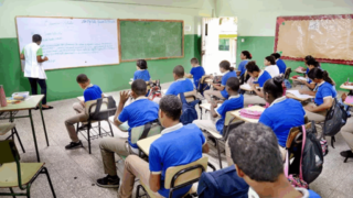 ADP advierte falta de miles de aulas ante apertura del año escolar