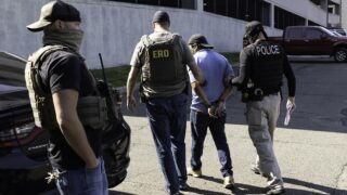 ICE deja 94 arrestos reportados en Connecticut y convierte a Danbury en epicentro del operativo