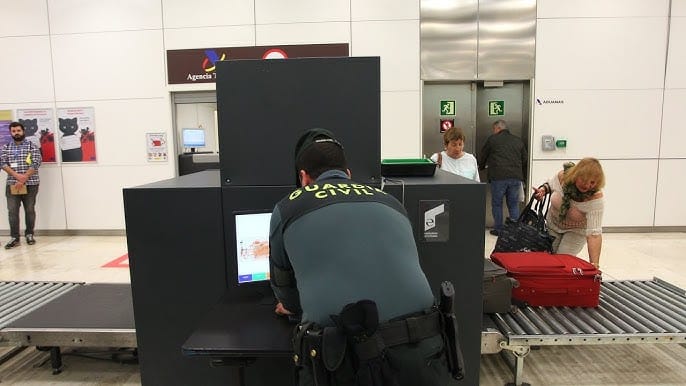 Intervienen 63,890 euros a pasajeros procedentes de RD
