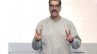Nueva foto muestra a Nicolás Maduro detenido en Estados Unidos