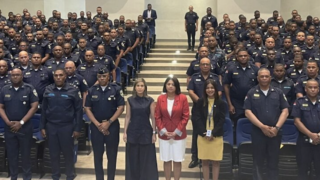 Cientos de policías se integran a consulta nacional contra la violencia de género en RD.