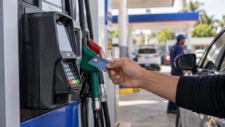 Anadegas evalúa retirar pagos con tarjetas de estaciones de combustibles