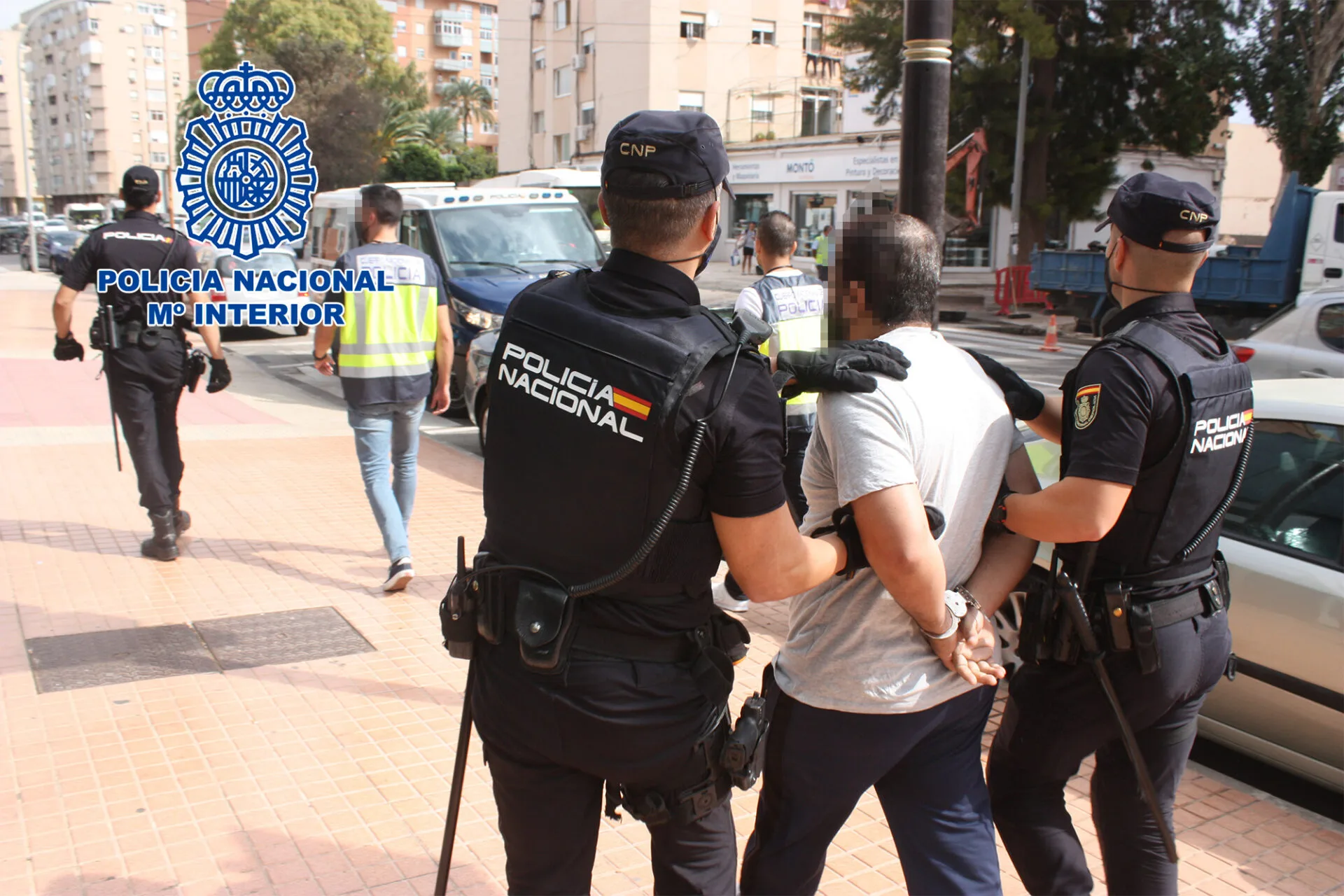 Policía española desmantela red que introducía dominicanos en Europa con pasaportes colombianos
