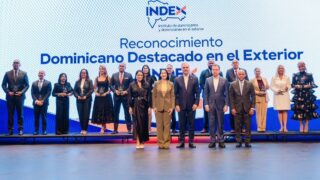 Abinader reconoce en NY a 14 dominicanos destacados en Estados Unidos