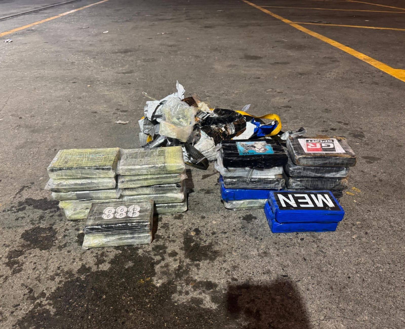 Incautan 24 paquetes de presunta cocaína en un buque con destino a Puerto Rico