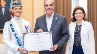 Abinader distingue a Joheirry Mola tras conquistar Miss Mundo 2026
