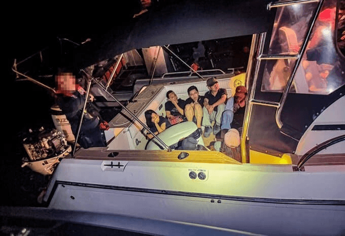 Dominicano entre 22 inmigrantes interceptados frente a la costa de Florida