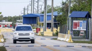 Jueza federal ordena audiencia de fianza para dominicano detenido más de 13 meses por ICE en Florida