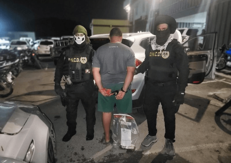DNCD decomisa 595 paquetes de cocaína frente a costas de Baní
