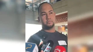 Hombre denuncia acoso de expareja y dice temer por su familia
