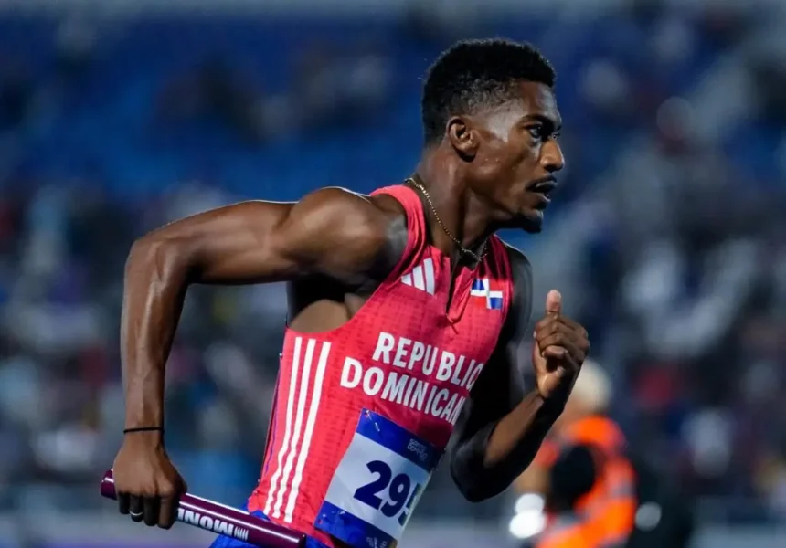 Christopher Melenciano rompe récord mundial y conquista oro en Japón